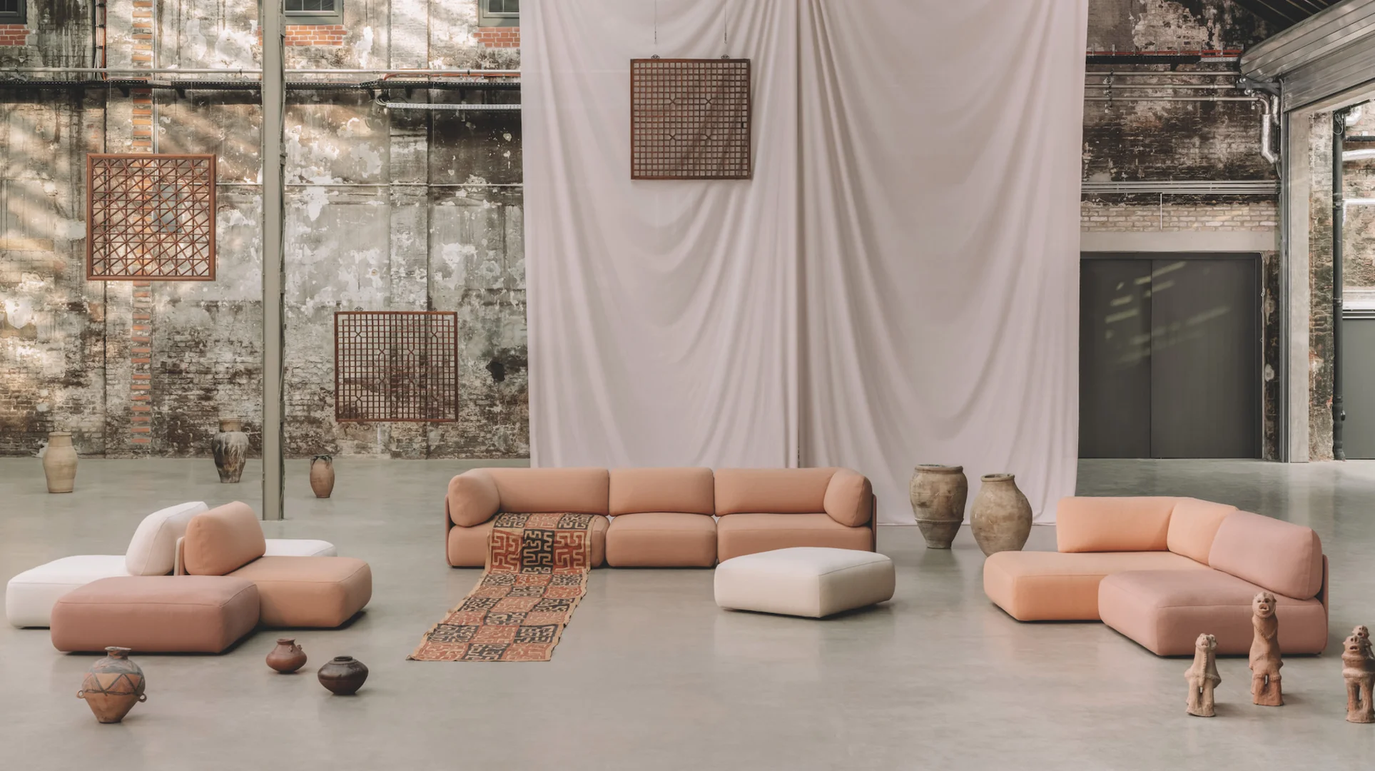 0308_Sofa_Header