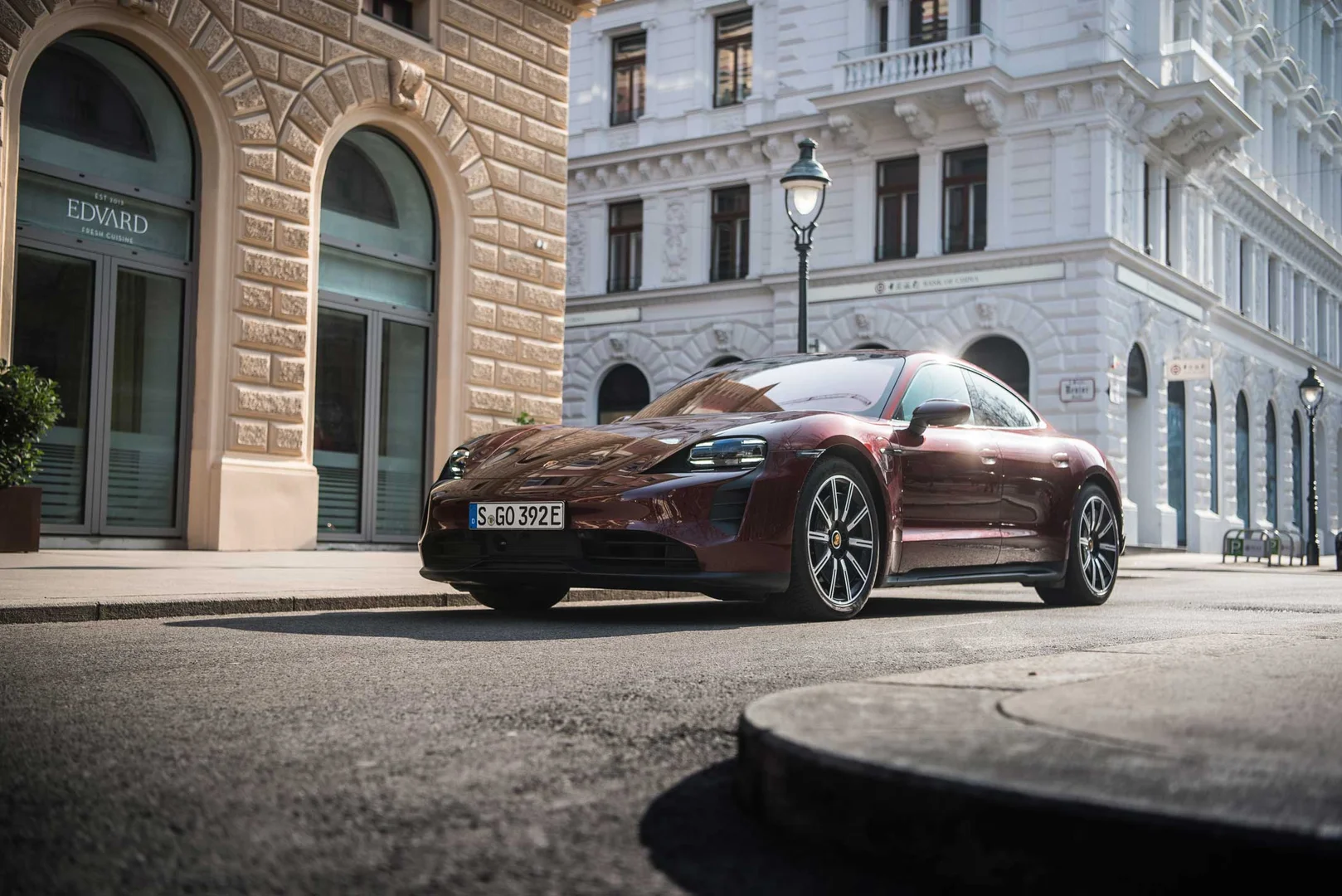 Porsche-Taycan_04