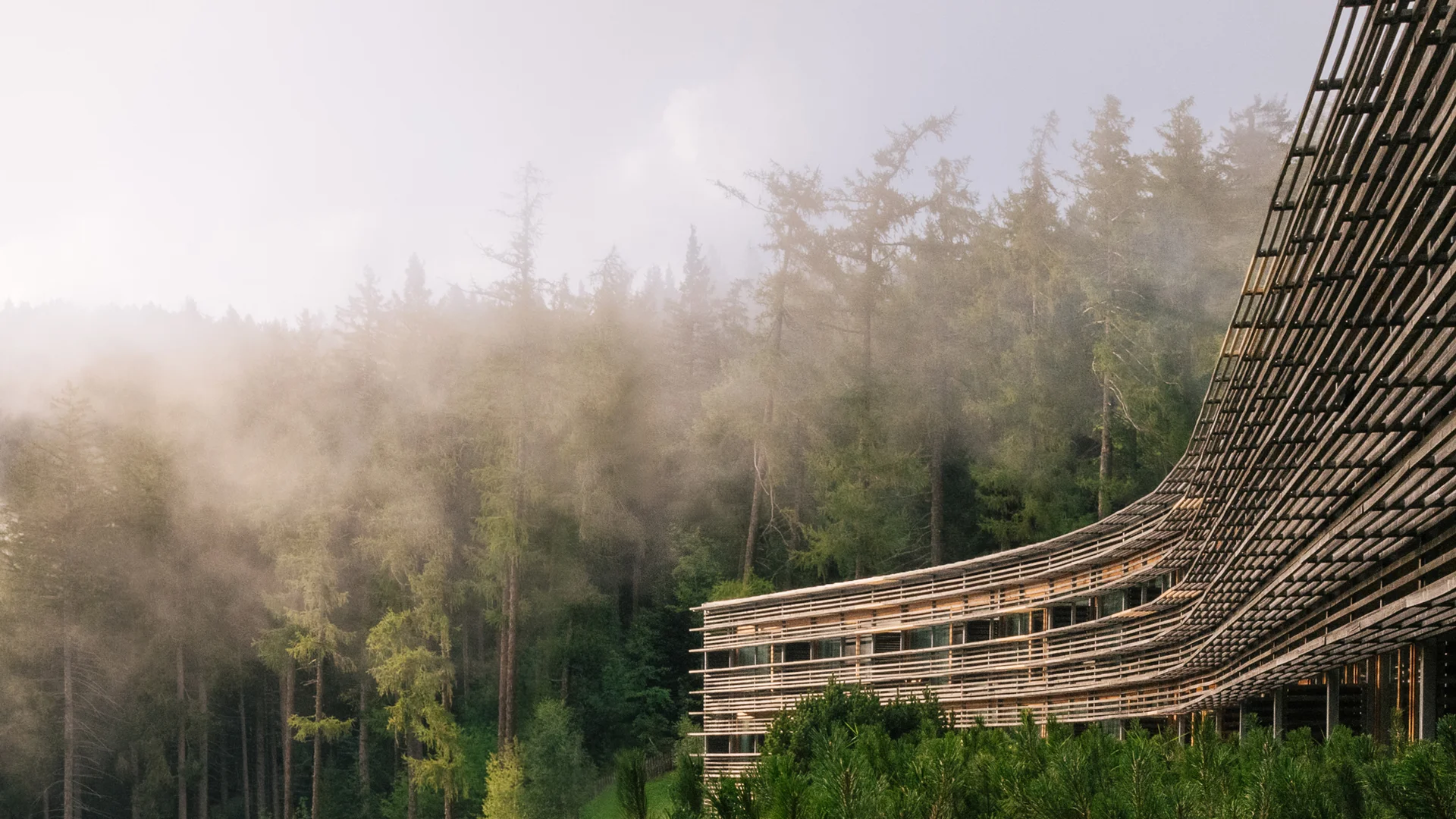 Hotels_Head_exterior-view_0240_tobias-kaser_photo